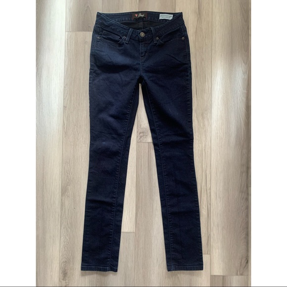Size 28 Guess Jeans - Picture 1 of 4